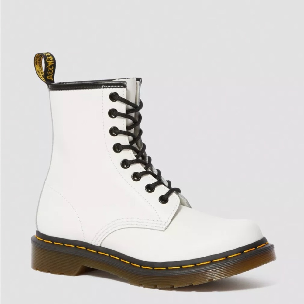 Doc Martens 1460 Women’s Smooth Leather Lace Up Boots White size 8